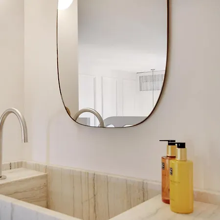 Oniri - Serviced Rue Furstenberg - Saint Germain * Parigi